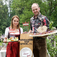 Stefanie und Hermann Ofner, Bergbauernhof Familie Ofner, vulgo Fest